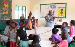 Foto kinderen in een Zuid-Afrikaanse school