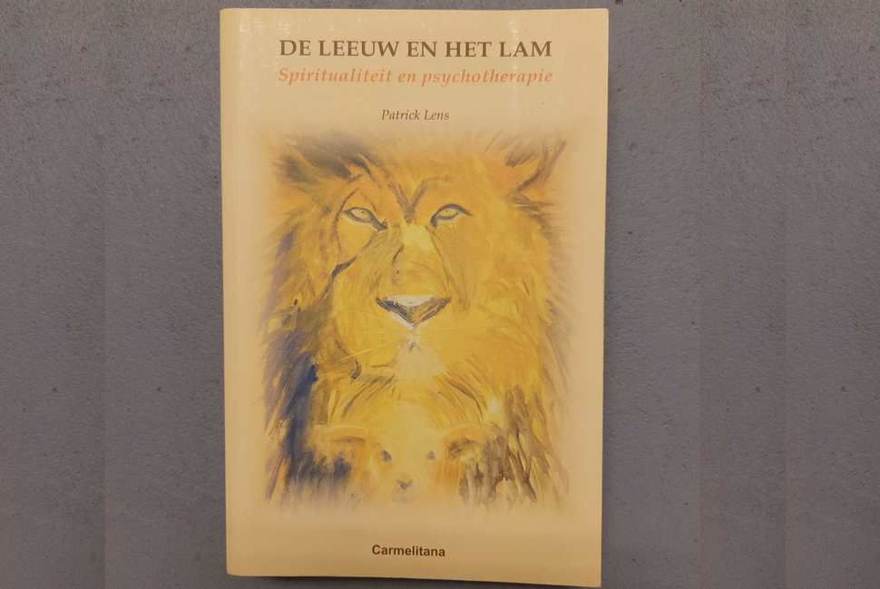 Omslag boek "De leeuw en het lam"